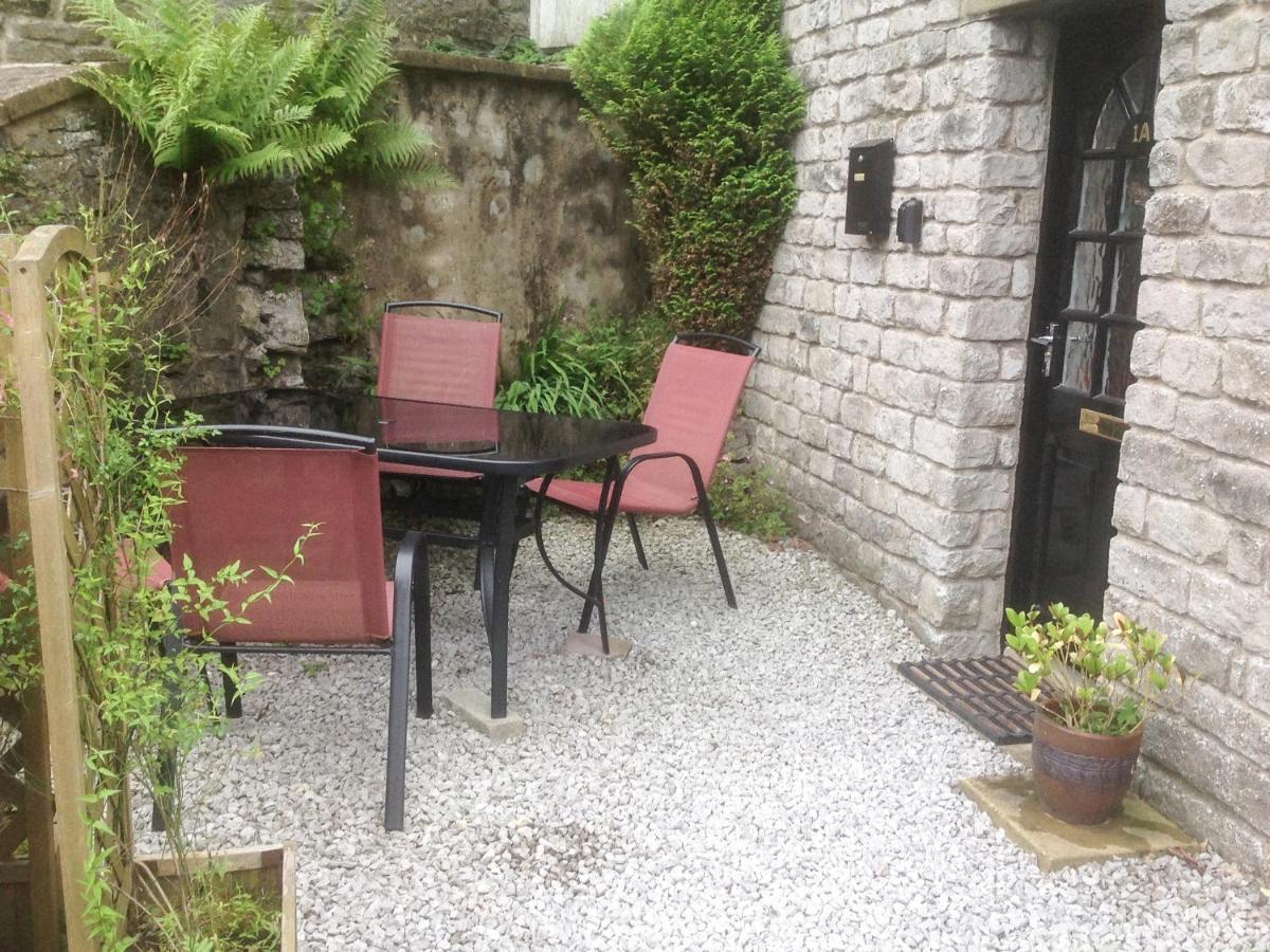 1A Market Square Tideswell Exterior foto